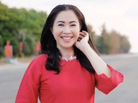 MC Quỳnh Hoa tuổi 54 là phó giám đốc quyền lực, quyết 'giấu' chồng suốt 30 năm
