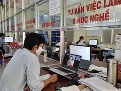 Gần 275.000 người nhận BHXH một lần