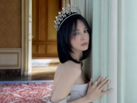 Khi ‘nữ hoàng ngái ngủ’ Song Hye Kyo gặp Chaumet trên trang bìa Vogue