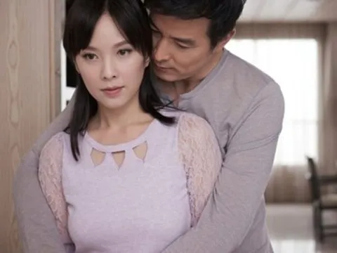 Sinh nhật chồng cũ tôi nhắn tin “nhớ anh”, 3 ngày sau liền nhận được bưu kiện, mở ra tôi đứng không vững