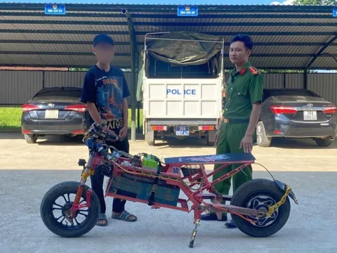 Công an tịch thu 'siêu xe' chạy 100 km/h do học sinh tự độ chế