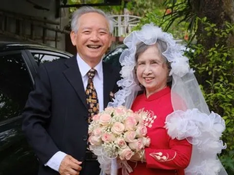 Vợ chồng ở Ninh Bình tổ chức ‘đám cưới ngọc bích’, chuyện tình 55 năm đẹp như mơ