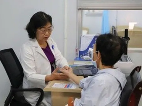 Rong kinh ở tuổi 64, người phụ nữ bất ngờ khi nhận kết quả khám