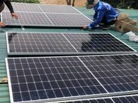 Lắp tấm năng lượng mặt trời ở nhà tiết kiệm được bao nhiêu tiền điện? Con số gây bất ngờ