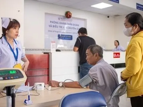 Khám chữa bệnh ngày nghỉ vẫn có thể được hưởng BHYT