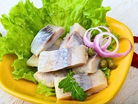 Loại cá bình dân nhưng omega-3 cao gấp đôi cá hồi, bổ não lại ít xương, thơm ngon bé nào cũng mê