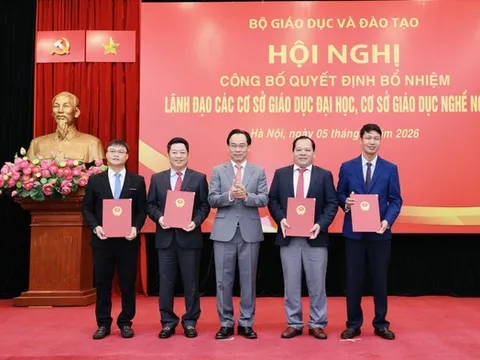 Bộ GD&ĐT bổ nhiệm nhiều giám đốc, hiệu trưởng các trường đại học, cao đẳng trực thuộc