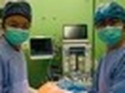 Người phụ nữ ngại đi khám khiến khối u ở ngực to bằng quả bưởi gây đau đớn