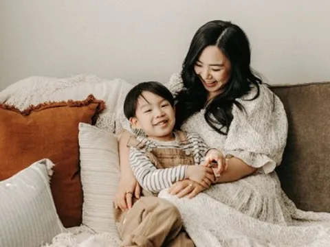 Nghề 'làm mẹ' cho con nhà giàu kiếm 80.000 NDT mỗi tháng