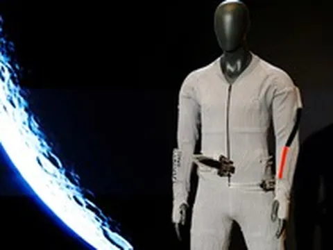 Công nghệ 8/6: Prada hợp tác phát triển đồ phi hành gia và SpaceX mở rộng AI