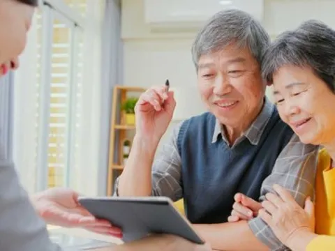 Về già mới hiểu: Có 2 điều càng giữ kín càng giúp tuổi già bình yên, tránh thị phi