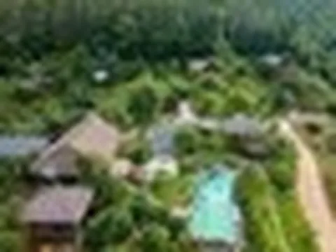 Nam NSƯT ly hôn vợ kém 18 tuổi: U60 sống bình yên trong cơ ngơi 12.000m2, tận hưởng cuộc sống điền viên "trồng rau nuôi cá"