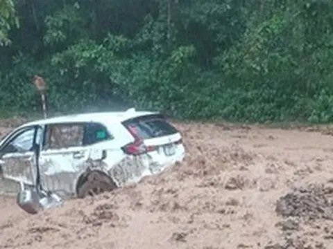 Sạt lở núi khiến 3 thanh niên bị vùi lấp, tử vong
