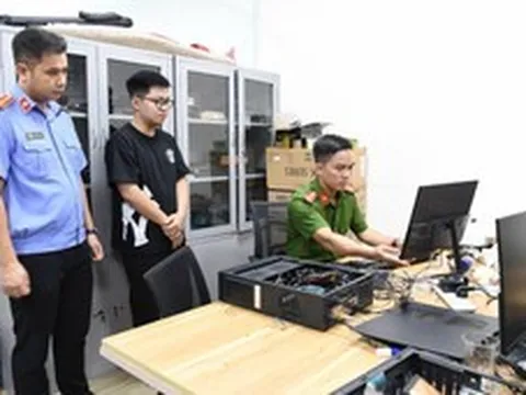 Khởi tố vụ án đầu tiên liên quan phần mềm lậu: Hàng trăm máy tính cài Windows, Office kích hoạt trái phép bị phát hiện