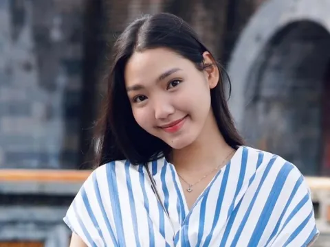 Nữ chính phim Trường Giang làm thủ tục thi tốt nghiệp THPT