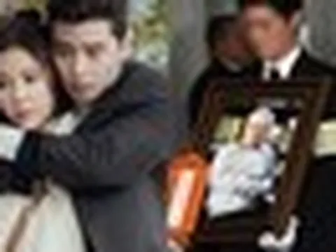 Cảnh tượng trong tang lễ “ông nội quốc dân” khiến Hwang Jung Eum bị MXH mắng cả ngày nay