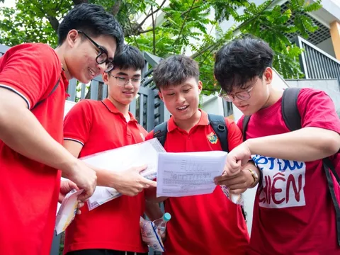 Ngày cuối cùng thi tốt nghiệp, trời mưa hay nắng?