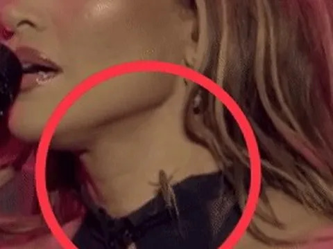 Show diễn kinh hoàng và pha xử lý thượng thừa của Jennifer Lopez