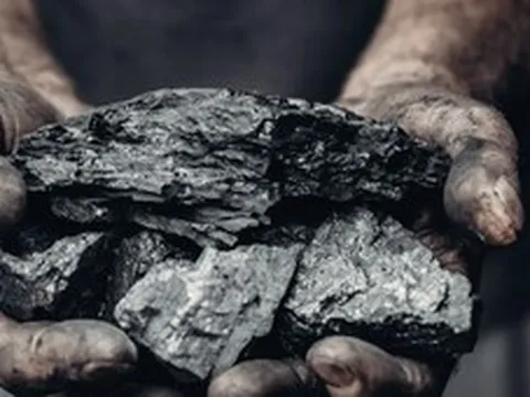 Phát minh của Trung Quốc khiến ngành xây dựng rung chuyển: Biến đá thải than siêu ô nhiễm thành cát cùng nhiều vật liệu để làm đường, đang sản xuất 1.000 tấn/ngày