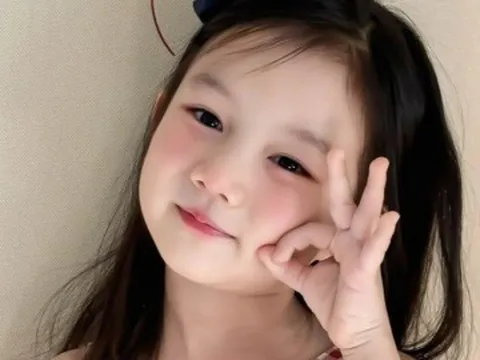 Con chào đời quá xinh, mẹ định đặt tên là Mỹ Nữ, nhân viên bỏ đi một chữ, đứa trẻ giờ biết ơn