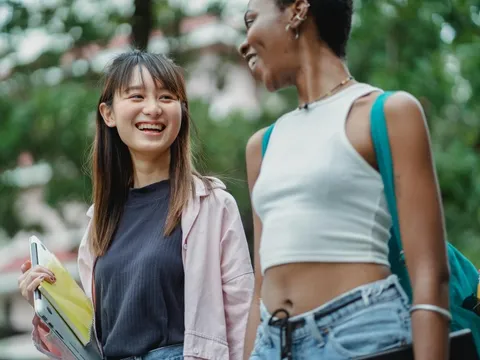 Vì sao nhiều người có thể nói 2 thứ tiếng cùng lúc?