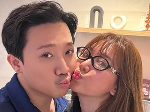 MC Trấn Thành hôn Hari Won trong ngày vui, diễn viên Tùng Dương hạnh phúc bên vợ 4