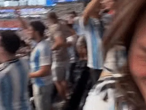 Messi phá kỷ lục ghi bàn World Cup mọi thời đại, Mỹ Tâm và các sao Việt vỡ òa