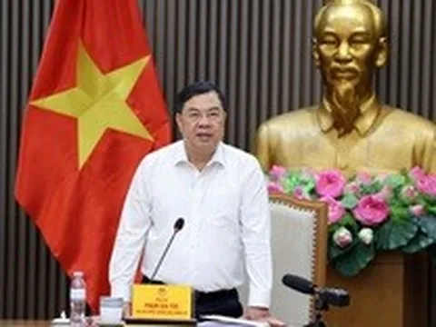 Phó Thủ tướng: Quyền lợi người tiêu dùng là quan trọng nhất khi triển khai xăng E10
