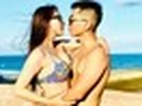 Nữ viện trưởng cảm ơn chồng thiếu gia: "Em yêu anh rất nhiều"