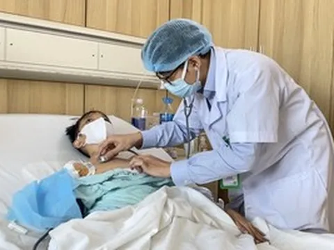 Nam sinh 16 tuổi hồi sinh nhờ ghép gan từ người hiến chết não