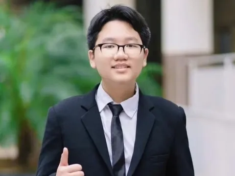 Cú 'quay xe' khiến nam sinh trở thành thủ khoa chuyên Địa lý