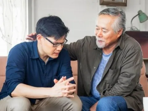 Về già, phản ứng của cha mẹ khi được con cái báo hiếu rất quan trọng, người thông minh thường làm thế này!