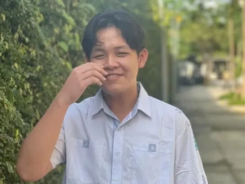 Thủ khoa tốt nghiệp THPT TP.HCM: Tuổi 17 tự đập vỡ 'vỏ kén' tự ti