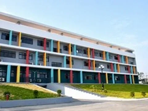 NÓNG: Bộ GD&ĐT thông tin ban đầu vụ một trường ở Tuyên Quang có tới 147 điểm 10 môn Toán thi tốt nghiệp THPT