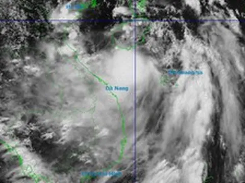 Bão số 1 Maysak giật cấp 11 đang tiến vào vịnh Bắc Bộ, 11 tỉnh thành khẩn trương ứng phó