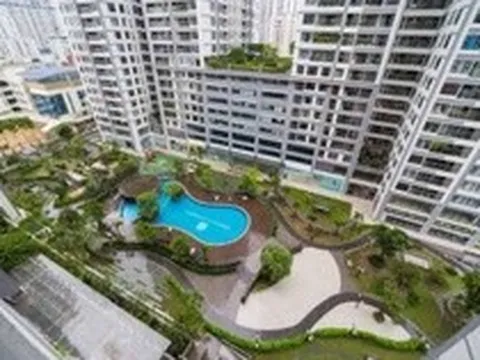 Chung cư cao cấp ở Hà Nội ngập mùi rác thải, người dân khốn khổ