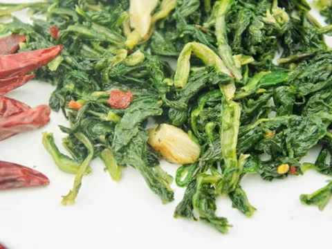 Mỹ đánh giá là "rau tốt nhất thế giới", bán nhiều ở chợ Việt nhưng ít người để ý