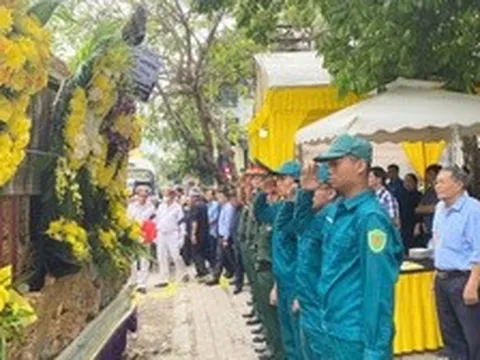 Xúc động phút tiễn đưa nữ anh hùng 42kg vác 2 hòm đạn pháo 98kg bắn máy bay Mỹ