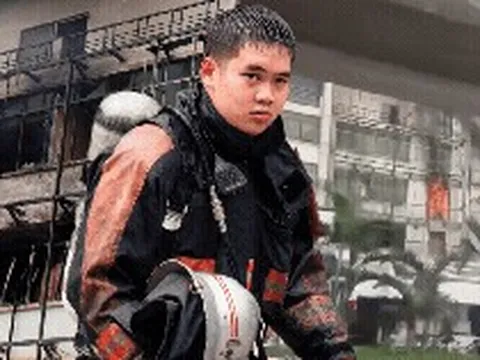 Lời kể của công nhân vụ cháy lớn ở Hà Đông: Bên trong chỉ thấy khói, ra ngoài mới biết lửa đã bao trùm 2 tầng