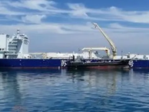 Trung Quốc vận hành tàu 100.000 tấn lênh đênh ngoài biển hơn 6 tháng, tiên phong làm một điều đầu tiên trên thế giới