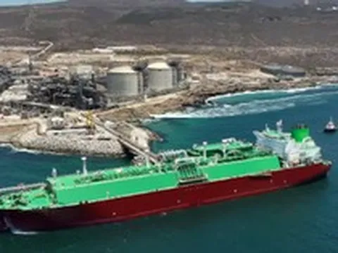 Không cần đi qua Hormuz, phát hiện một tàu cỡ lớn vừa rời Thái Bình Dương, mang tin vui hướng thẳng đến châu Á