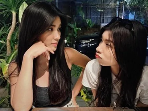 Kim Tuyến - Đồng Ánh Quỳnh nhìn nhau say đắm, BTV Hoài Anh VTV xúc động