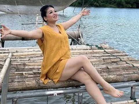 Nữ hoàng nhạc đỏ là mẹ đơn thân 4 con: "Em thấy vừa vặn nhất là khi đứng cạnh anh"