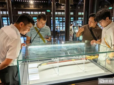 Chiêm ngưỡng những cổ vật lưu dấu vàng son triều Nguyễn