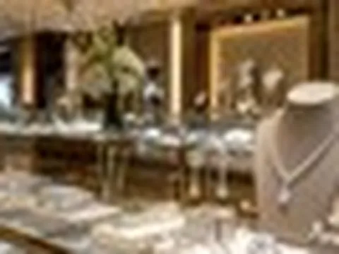 Nóng: 1 cửa hàng kim cương nổi tiếng bất ngờ thông báo tạm ngưng hoạt động