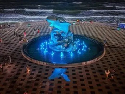 Việt Nam có công trình bằng đồng cao 8m, nặng 40 tấn được đầu tư gần 40 tỷ đồng: Thi công thần tốc trong 75 ngày, thành biểu tượng độc đáo bên biển