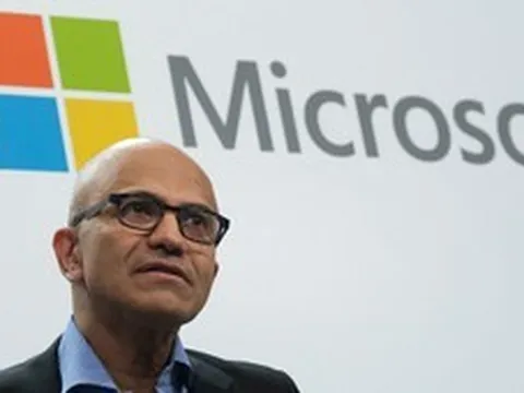 CEO Microsoft ám chỉ Anthropic là kẻ đạo đức giả: Dùng dữ liệu internet để huấn luyện Claude rồi cấm người khác làm vậy