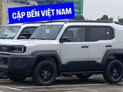 Toyota Land Cruiser FJ lộ diện tại cảng Việt Nam: Thiết kế vuông vức, nhập Thái, dự kiến giá hơn 1,1 tỷ đồng