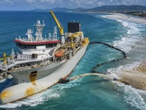 Phát hiện tàu Trung Quốc dài 166 mét đang di chuyển, có thể nạo vét 18.000 mét khối cát, bùn, hoàn thành dự án 162 tỷ đồng