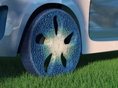 Kỹ sư Michelin phát minh siêu lốp như viễn tưởng: "Bất tử" trước vật sắc nhọn, đang lăn bánh ở 3 lục địa